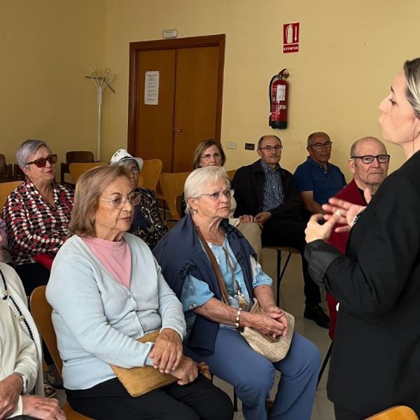 VISITA A CENTRO SOCIAL DE MAYORES EN PUERTO DE MAZARRÓN